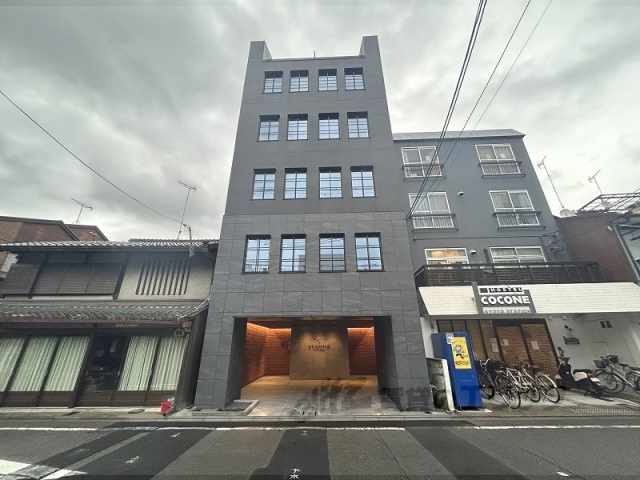 京都市下京区志水町のマンションの建物外観
