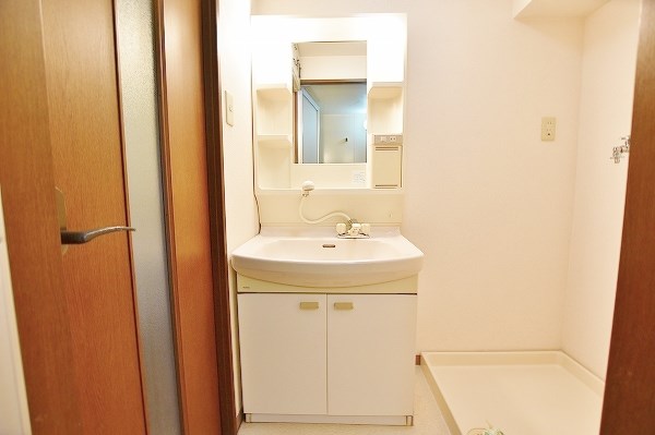 洗面設備　★シャワー付き/独立洗面化粧台★