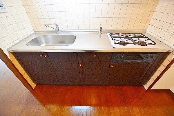 キッチン　★システムキッチン／３口コンロ★