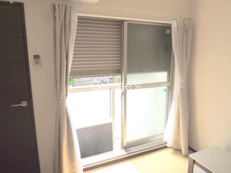 セキュリティ　防犯シャッター設置済み