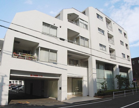 横浜市西区老松町のマンションの建物外観