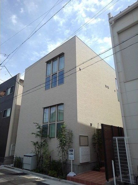名古屋市中村区郷前町のアパートの建物外観