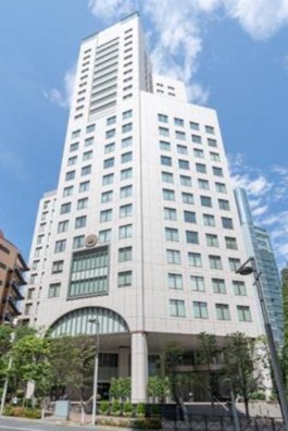 港区東新橋のマンションの建物外観