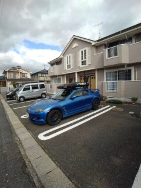 【大竹市西栄のアパートの駐車場】