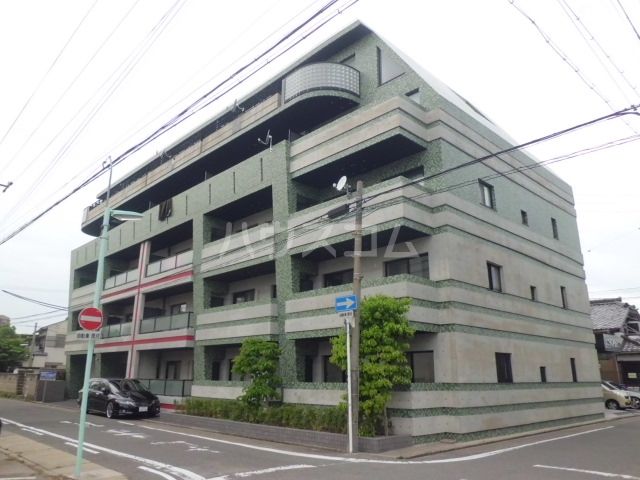 名古屋市中川区前並町のマンションの建物外観