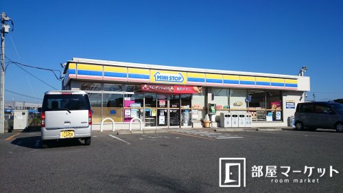 【豊田市上丘町のアパートのコンビニ】