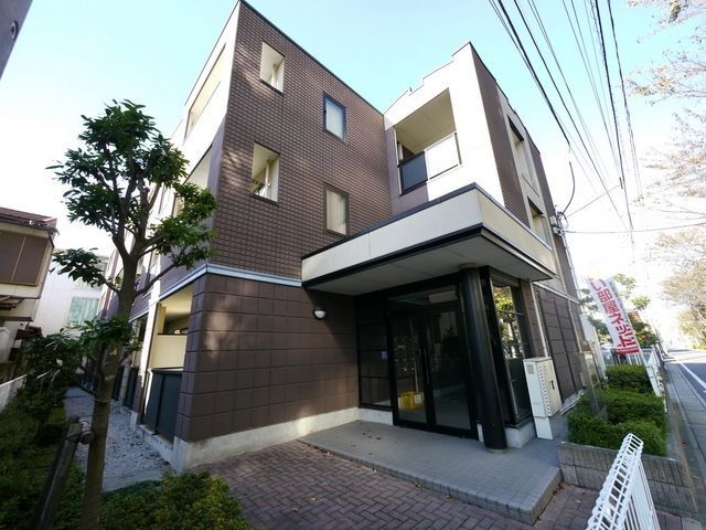 さいたま市中央区上峰のマンションの建物外観