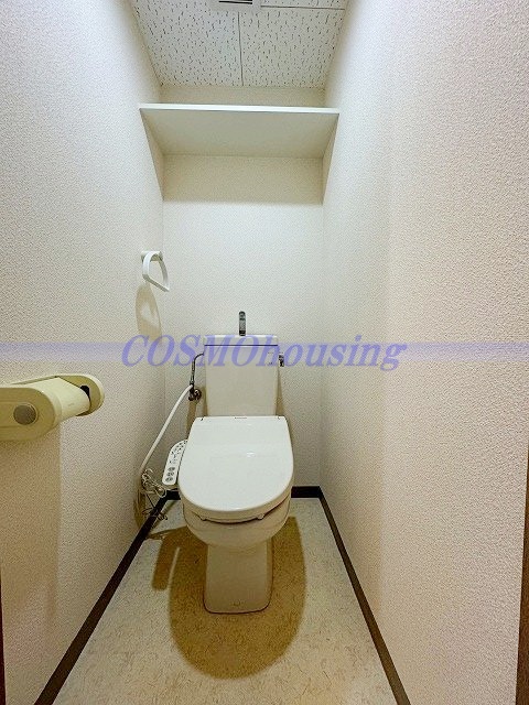 トイレ　温水洗浄便座　同タイプの室内写真