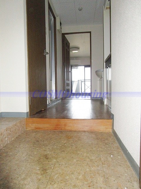 玄関　同タイプの室内写真