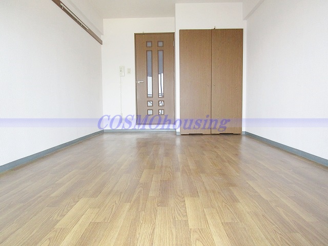 居室・リビング　同タイプの室内写真