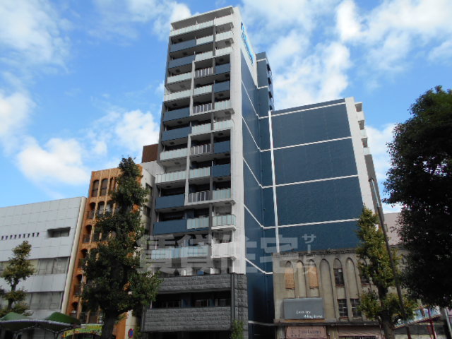 【名古屋市中区丸の内のマンションの建物外観】