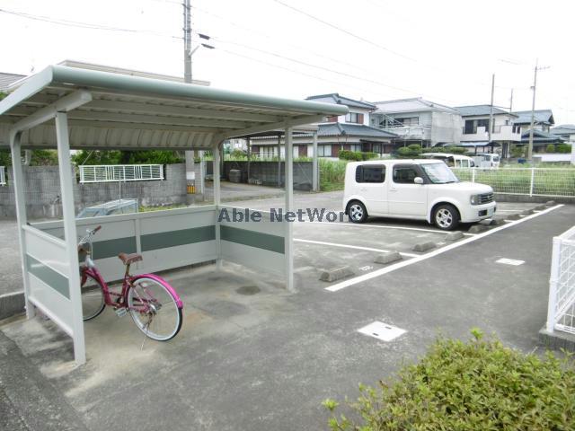駐車場　駐車場