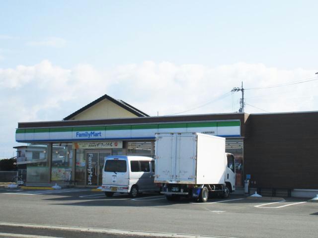コンビニ　ファミリーマート小松島和田島店（コンビニ）まで750m