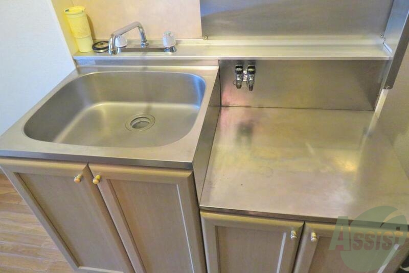 キッチン　コンパクトなキッチンでお料理もしやすいですね。