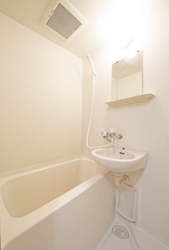 バス・シャワールーム　バスルーム　洗面台