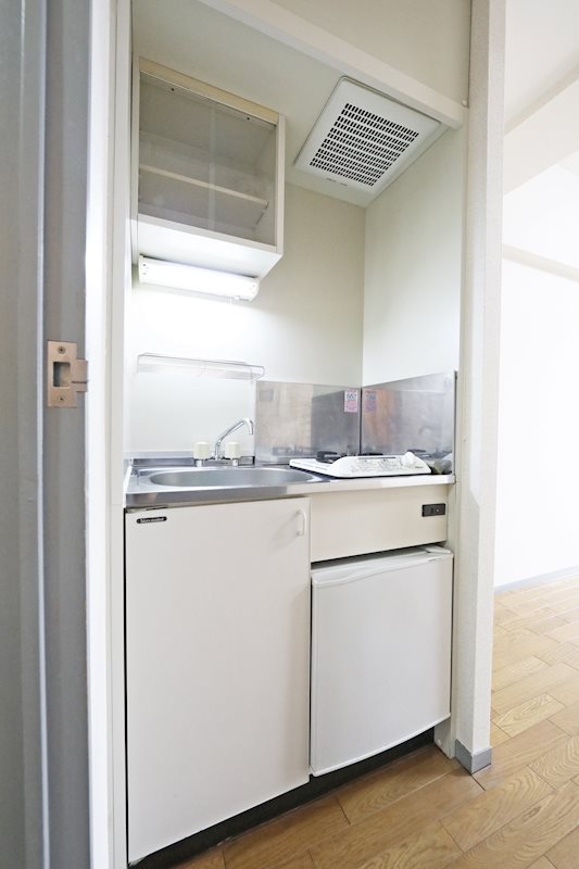 キッチン　ガスコンロ　ミニ冷蔵庫