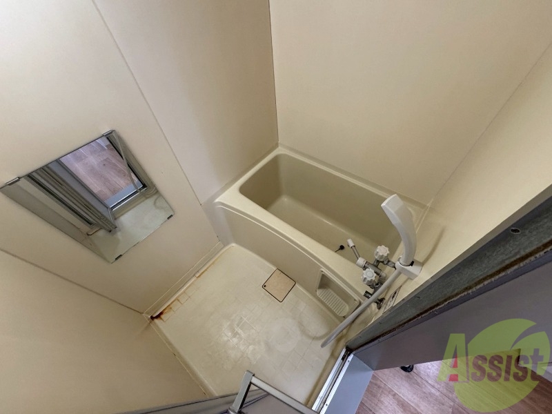 バス・シャワールーム　ユニットバスです。疲れを癒すのに欠かせませんね！