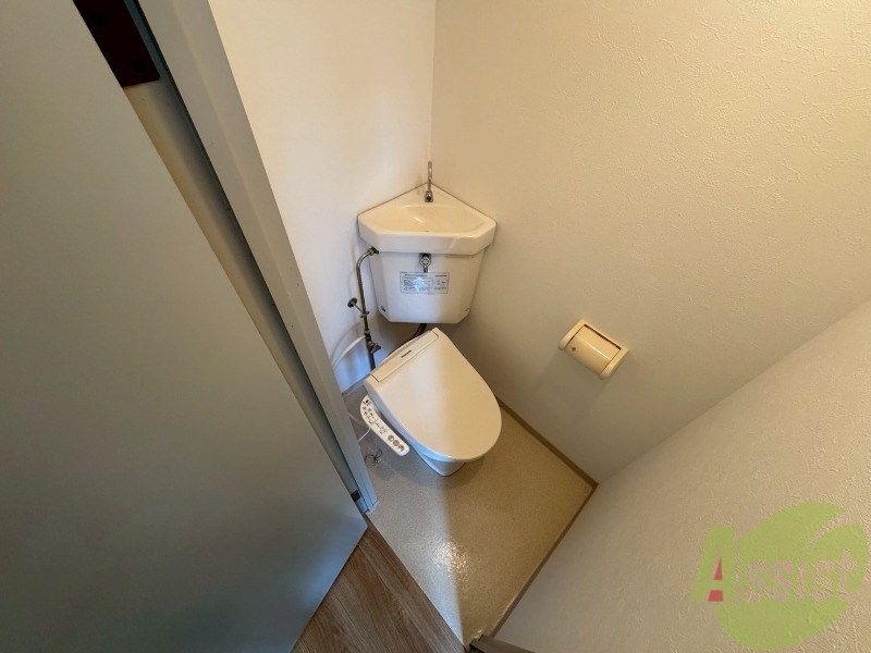 トイレ　こちらはトイレです。清潔感があり、安心して使用できます。