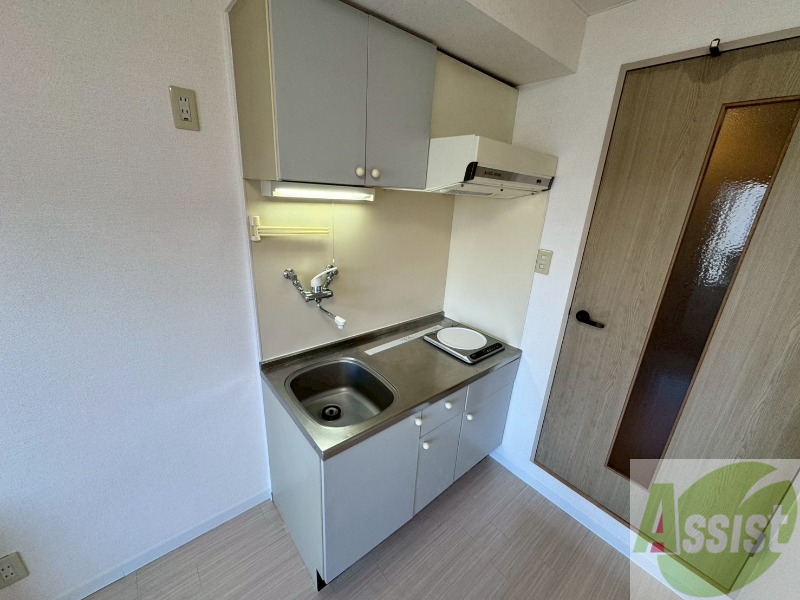 キッチン　キッチンはシックなデザインでした。洗い場も大きい。