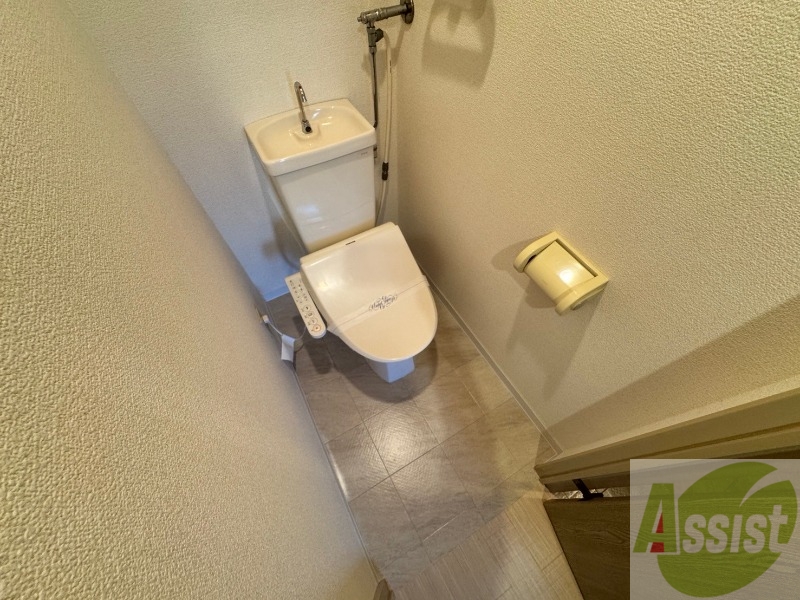 トイレ　こちらはトイレです。清潔感があり、安心して使用できます。