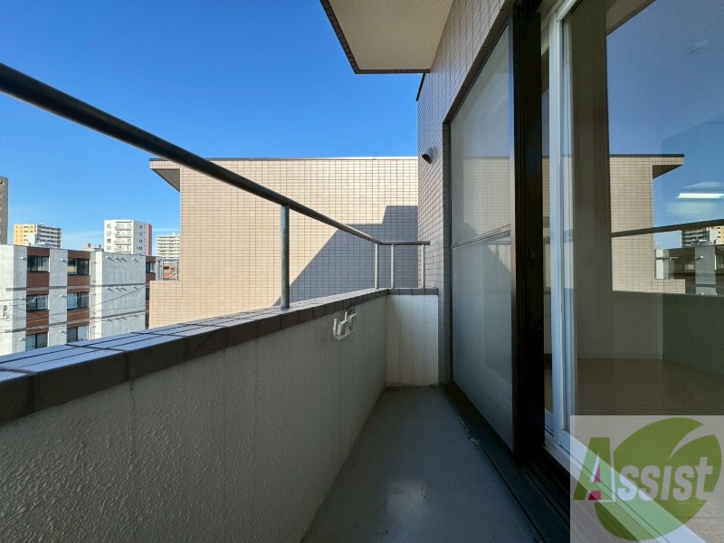 バルコニー　バルコニーです。洗濯物を干したり一息ついたりできますね！