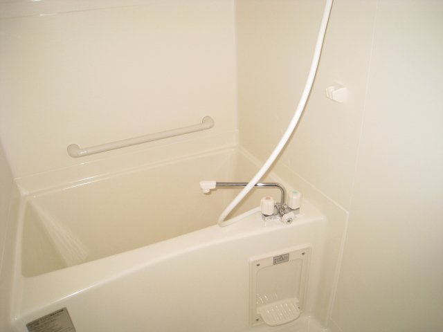 バス・シャワールーム　同物件、別号室のものです。