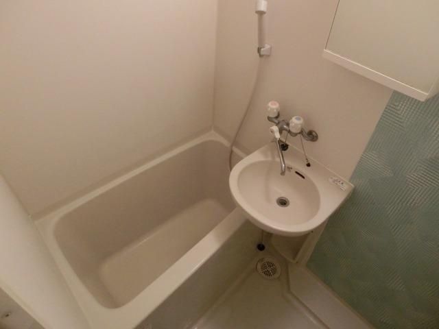 バス・シャワールーム　浴室乾燥機能付バスルーム