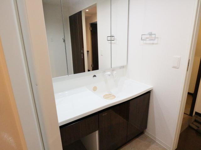 洗面設備　コンパクトで使いやすい洗面所