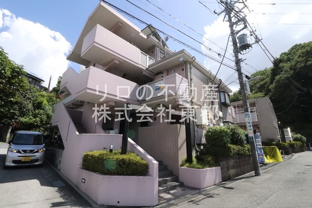 建物外観　最寄り駅まで徒歩１分の好立地です☆