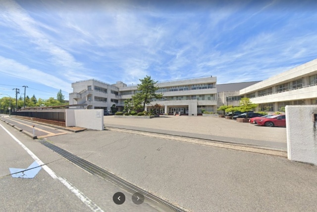 中学校　新潟市立亀田西中学校（中学校）まで2574m