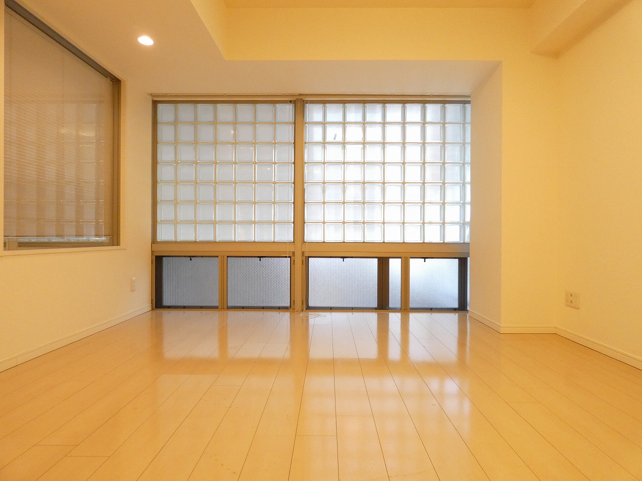 居室・リビング　内観