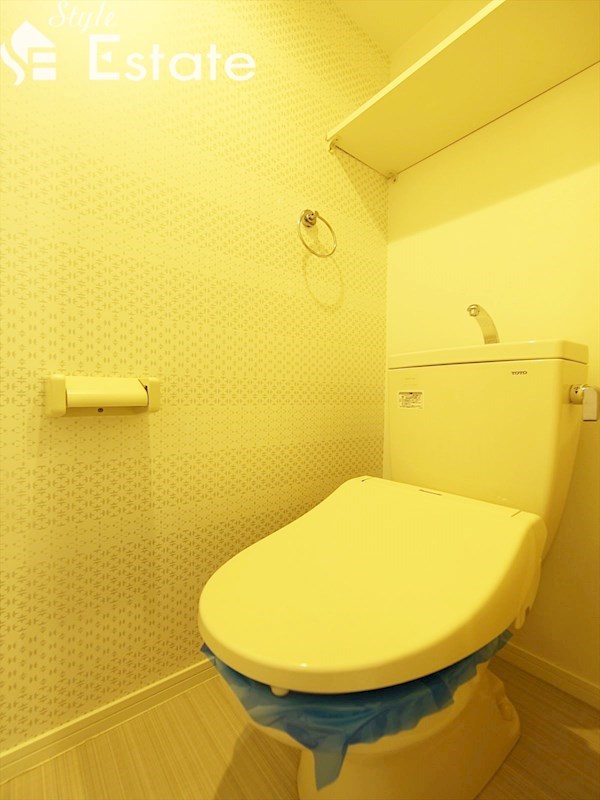 トイレ　温水洗浄便座付シャワートイレ