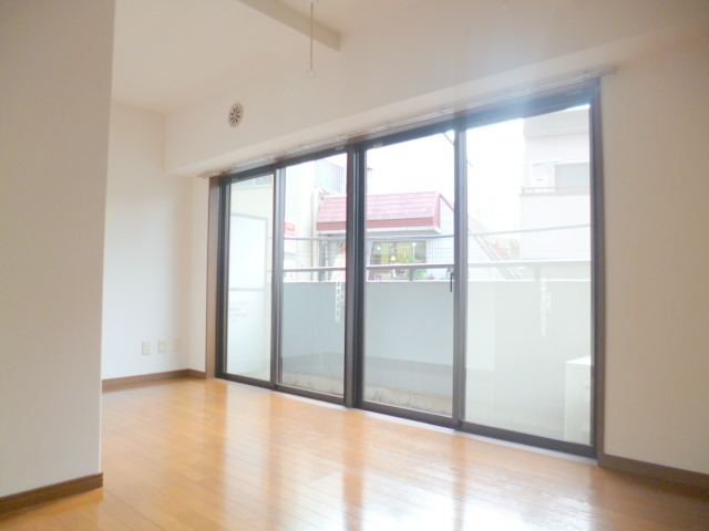 居室・リビング　※リノベーション前の写真です