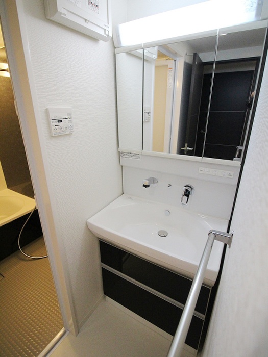 洗面設備　※写真は同型タイプ、現況優先。