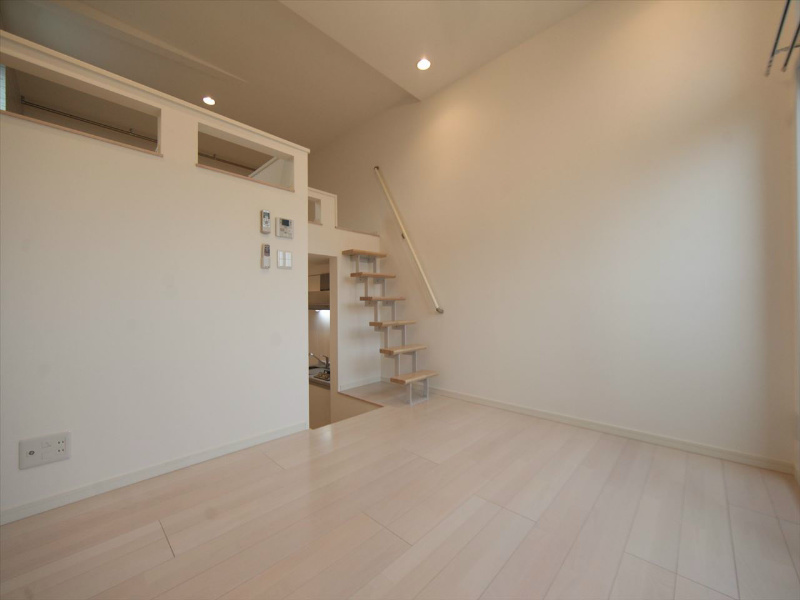 居室・リビング　洋室6帖　上階ロフト6.2帖（収納でも部屋でも使えます）