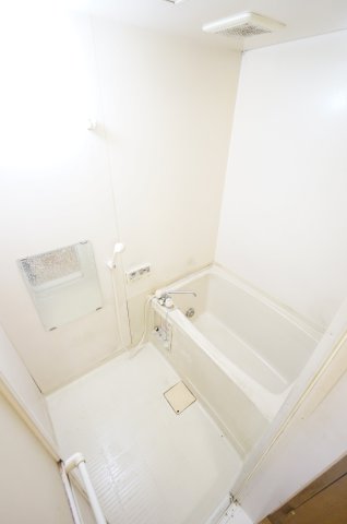 バス・シャワールーム　※同物件・反転タイプの写真です。