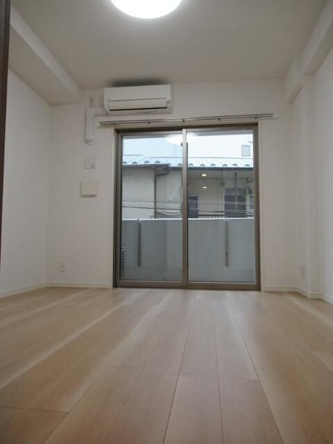 居室・リビング　明るい雰囲気で暮らしやすい！優しい質感の室内がオススメ☆