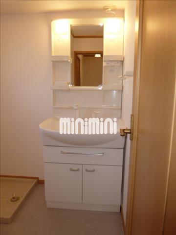 洗面設備　独立洗面台完備です。