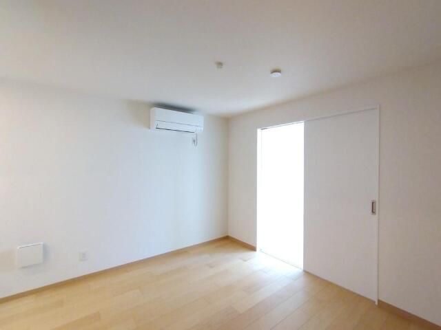 居室・リビング　☆広々とした居室☆