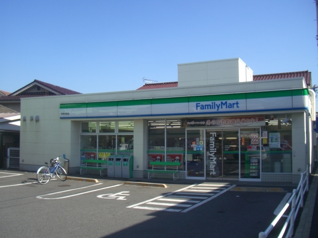 コンビニ　ファミリーマート中野白鷺店（コンビニ）まで211m