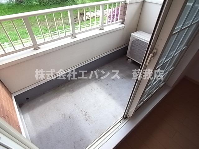 バルコニー　外からの目が気にならないバルコニーで洗濯物が干せます