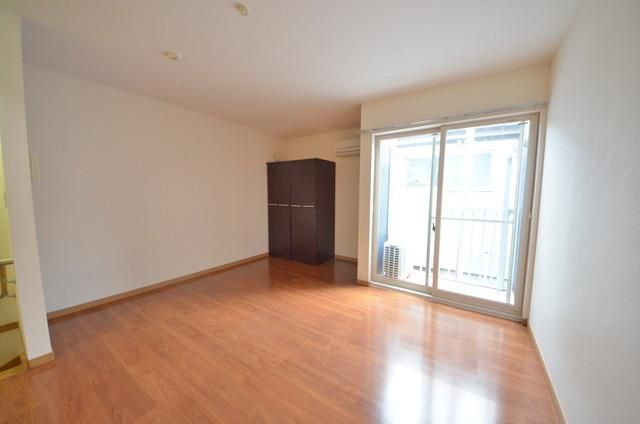 居室・リビング　☆明るいお部屋です☆