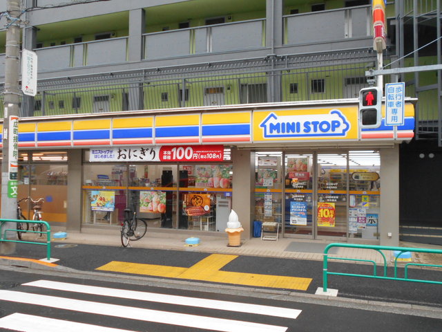 コンビニ　ミニストップ杉並和田店（コンビニ）まで450m