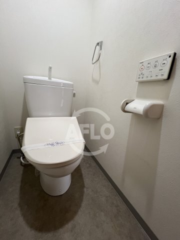 トイレ　プレサンスNEO中之島公園　温水洗浄便座