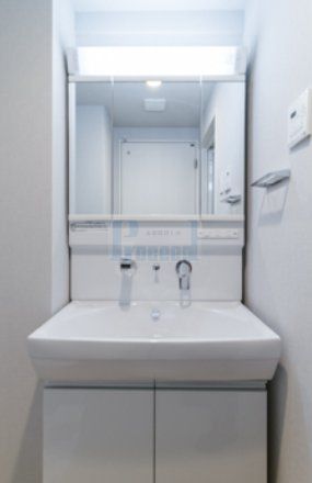 洗面設備　うれしい独立洗面台！