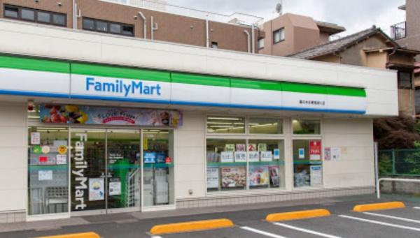 コンビニ　ファミリーマート鵜の木多摩堤通り店（コンビニ）まで574m