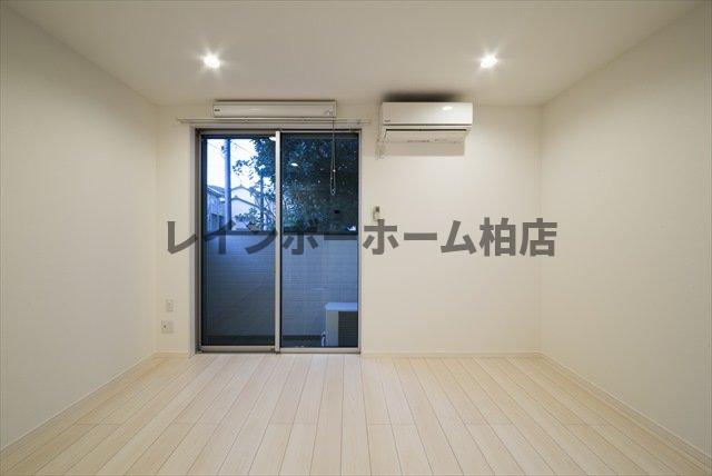 居室・リビング　ゆったり過ごせる居間です