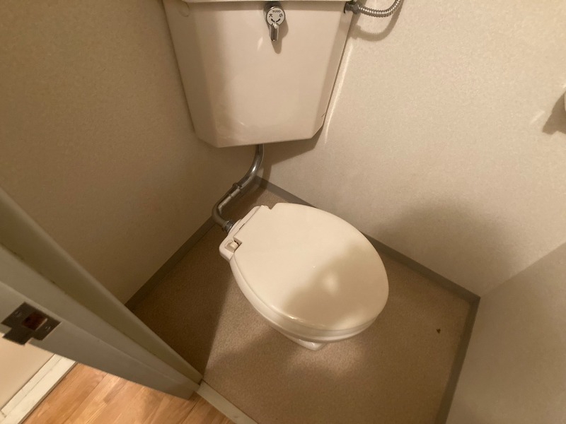 トイレ　こちらはトイレです。清潔感があり、安心して使用できます。