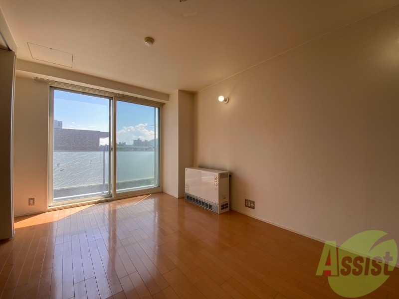 居室・リビング　広くてキレイなお部屋が広がっていて、充実した生活が送れそう。