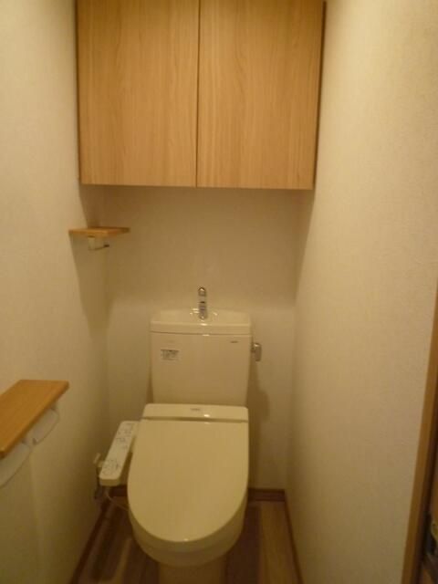 トイレ　清潔感のあるトイレです